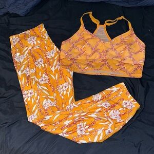 2pc Super cute Fabletics set Large mustard and maroon floral